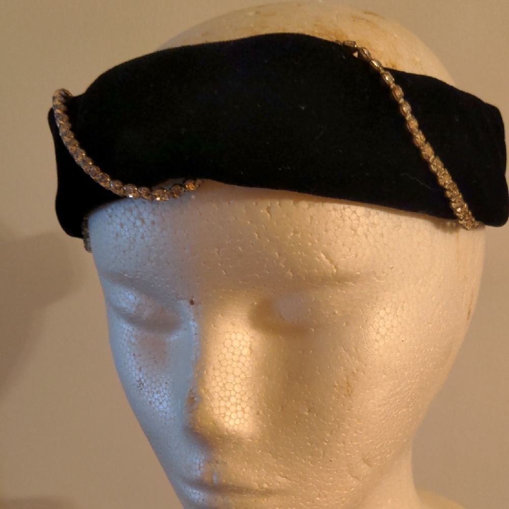 Vintage Holt Renfrew Black Velvet Headband with Rhinestone Accent Trim Detailing - Picture 4 of 10